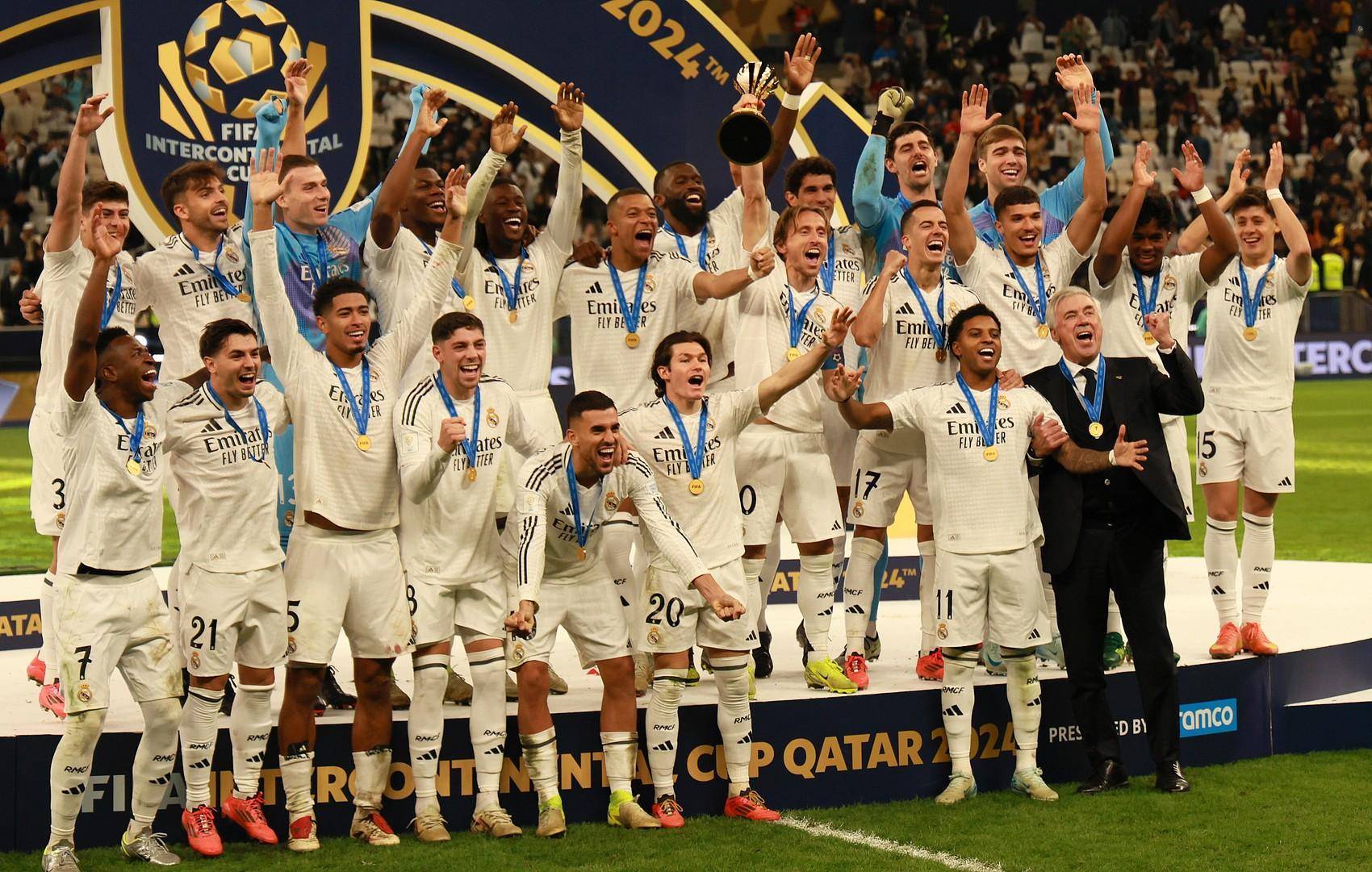 球迷：这停球我学不了