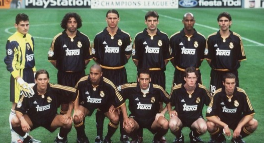 诺伊尔送礼+凯恩隐身！阿森纳3-1拜仁揭秘：欧冠5连胜靠的真是玄学？