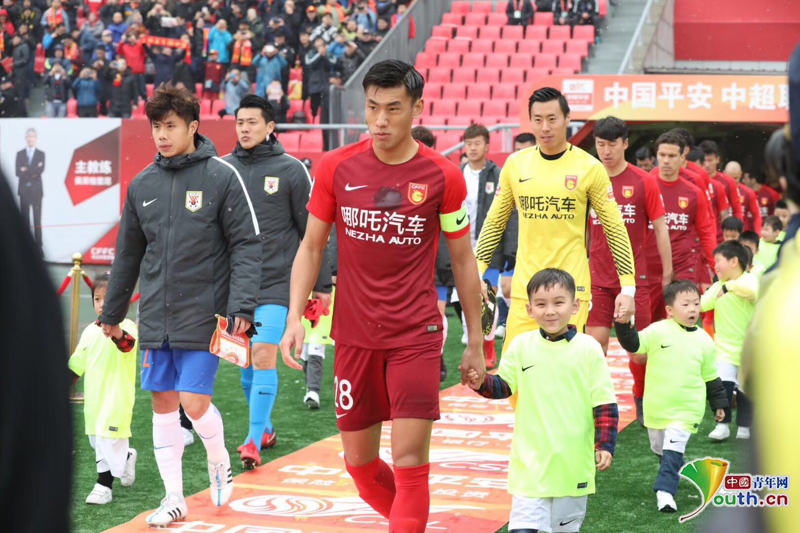 英超积分榜更新：曼城榜首压力加大,