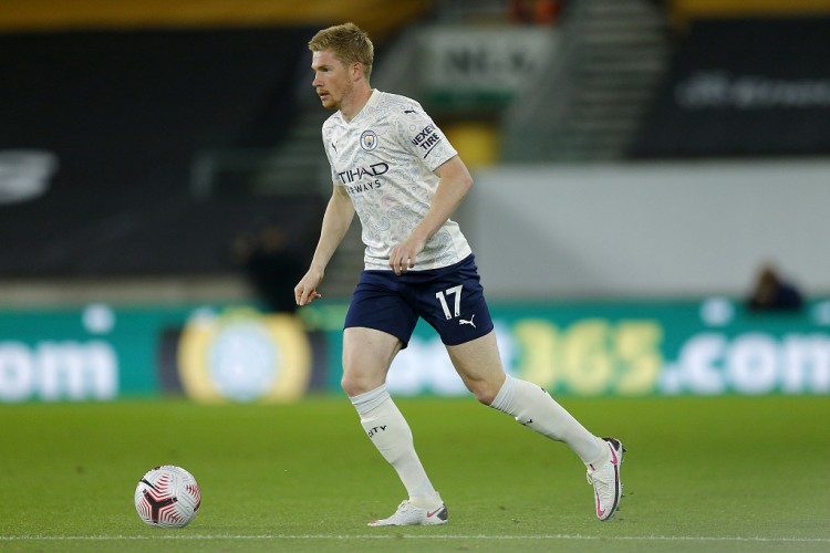 世体：梅西亲签的新秀球星卡被拍卖行估值35000欧元