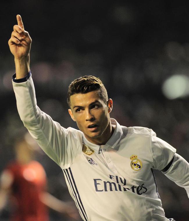 阿森纳客战维拉首发：萨卡PK沃特金斯，哲凯替补，埃泽先发