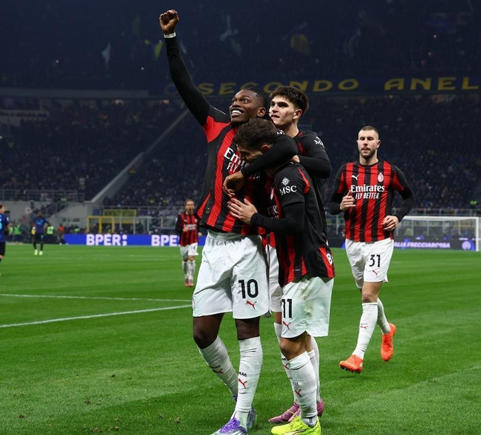 足球英超球迷怒喷转播商调整赛程