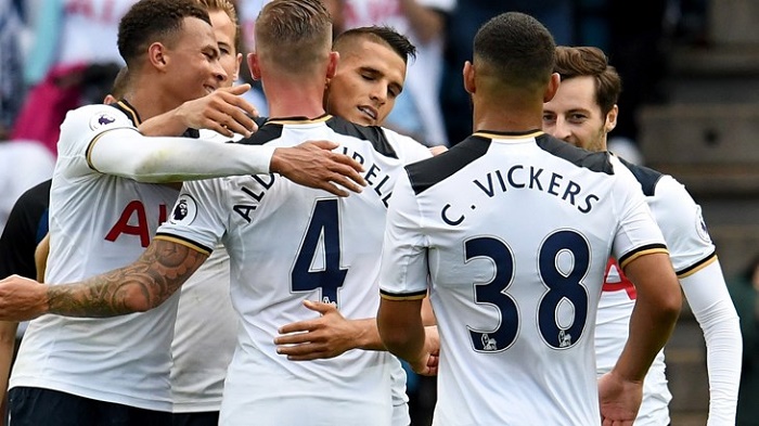 2射1传闪耀全场！官方：B费当选曼联4-1狼队的队内最佳