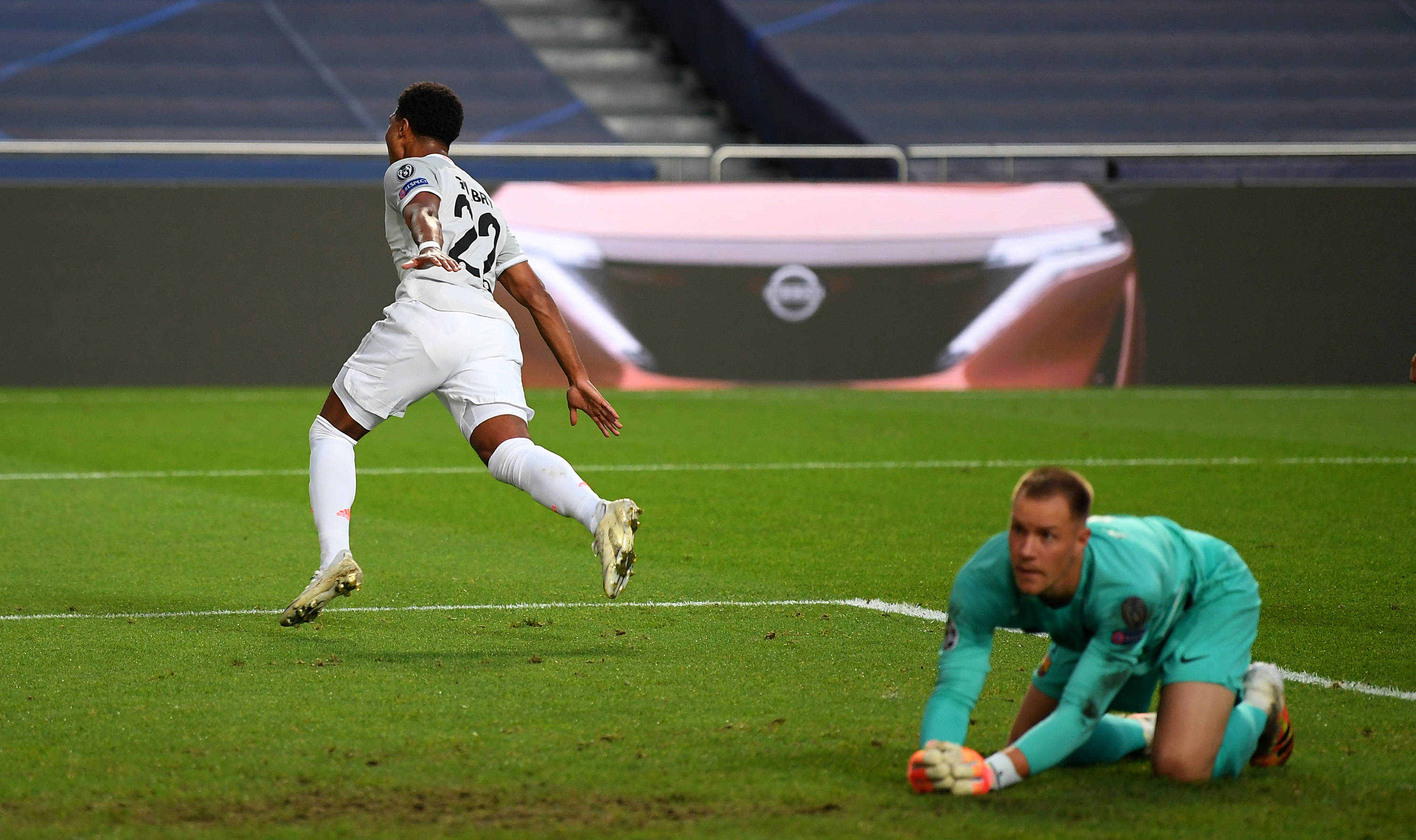 心病也是病！巴萨队长勇敢暂停：阿劳霍申请无限期心理假期