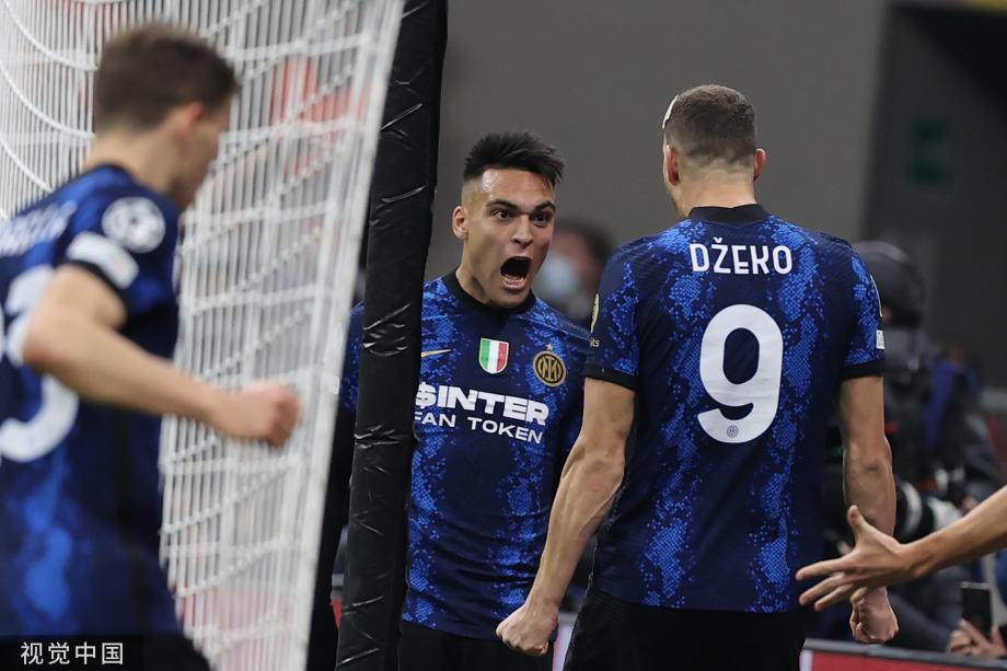 球迷：这球把我看乐了