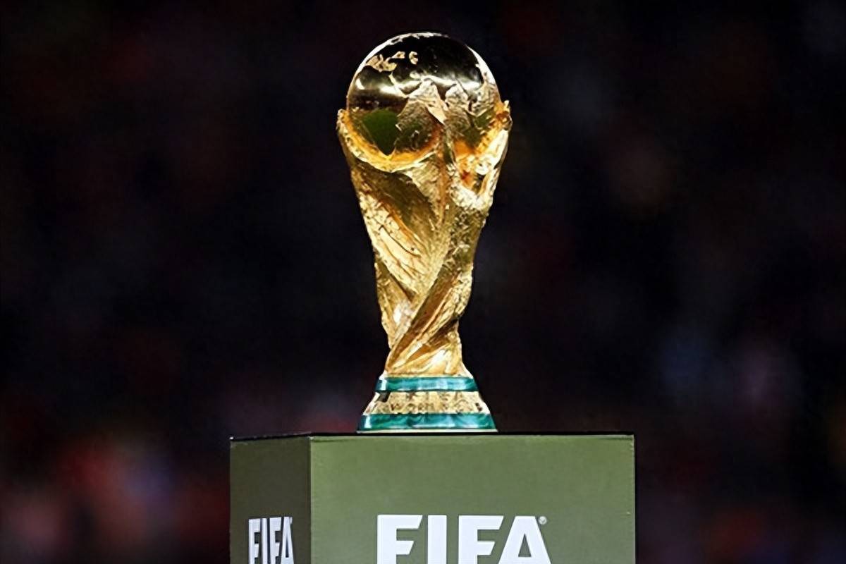 莱默尔：送出2个点球让比赛变复杂，能利用定位球让我们满意